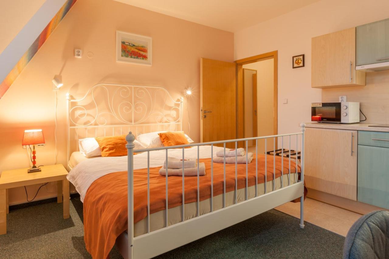 Apartmany Marco Shipping Ceske Budejovice Exterior photo